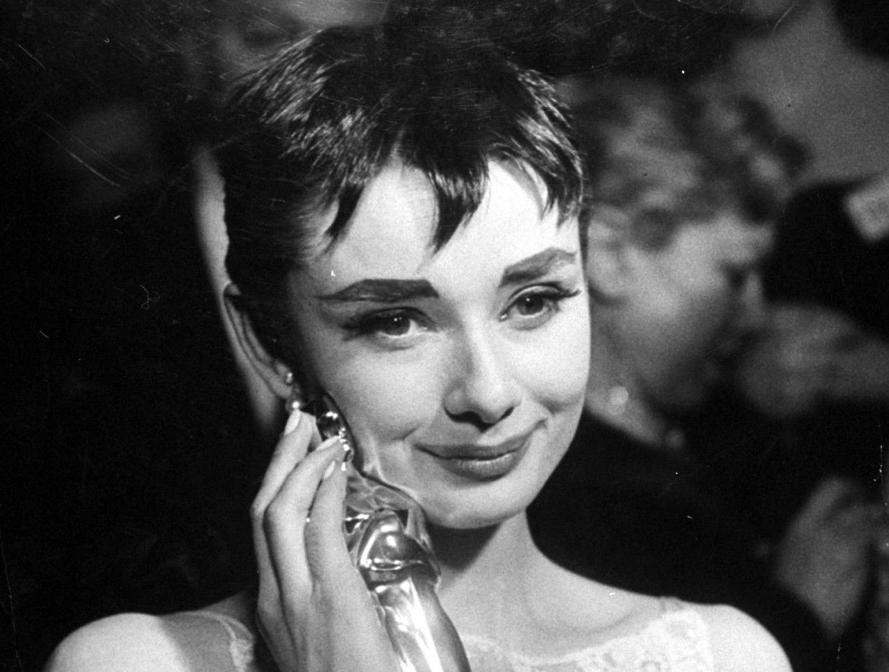 Audrey Hepburn: 10 cose da sapere sull'indimenticabile star del cinema