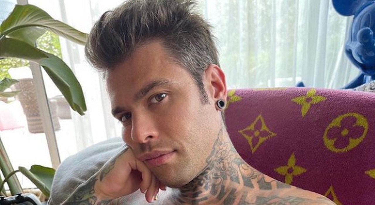 Fedez torna a parlare della sua malattia: “Sono stato molto fortunato. Era un tumore raro”