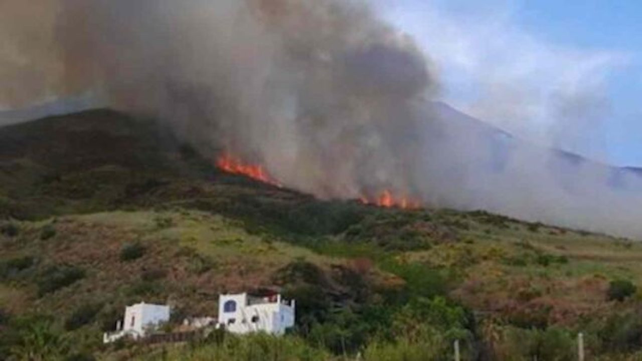 Stromboli a fuoco