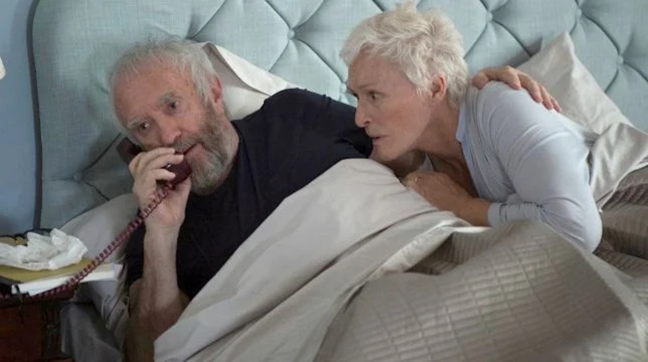 Glenn Close e Jonathan Pryce in The Wife - Vivere nell'ombra