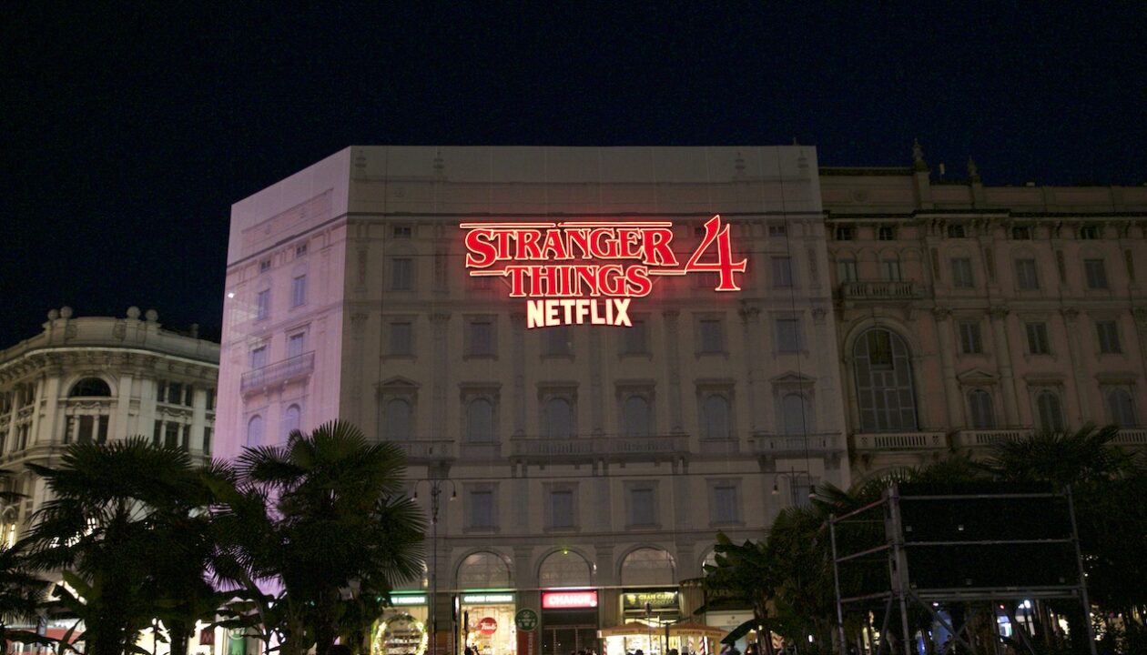 Stranger Things 4: il Duomo di Milano si trasforma in uno spettacolare set