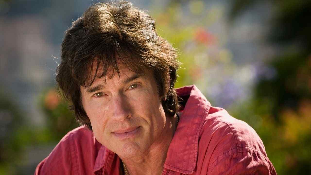 Ronn Moss e la strana rivelazione: “In passato ho operato sui cadaveri e mi piaceva moltissimo”