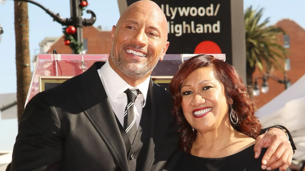 Dwayne Johnson cuore d’oro: ha regalato alla madre Ata la casa dei suoi sogni! [VIDEO]