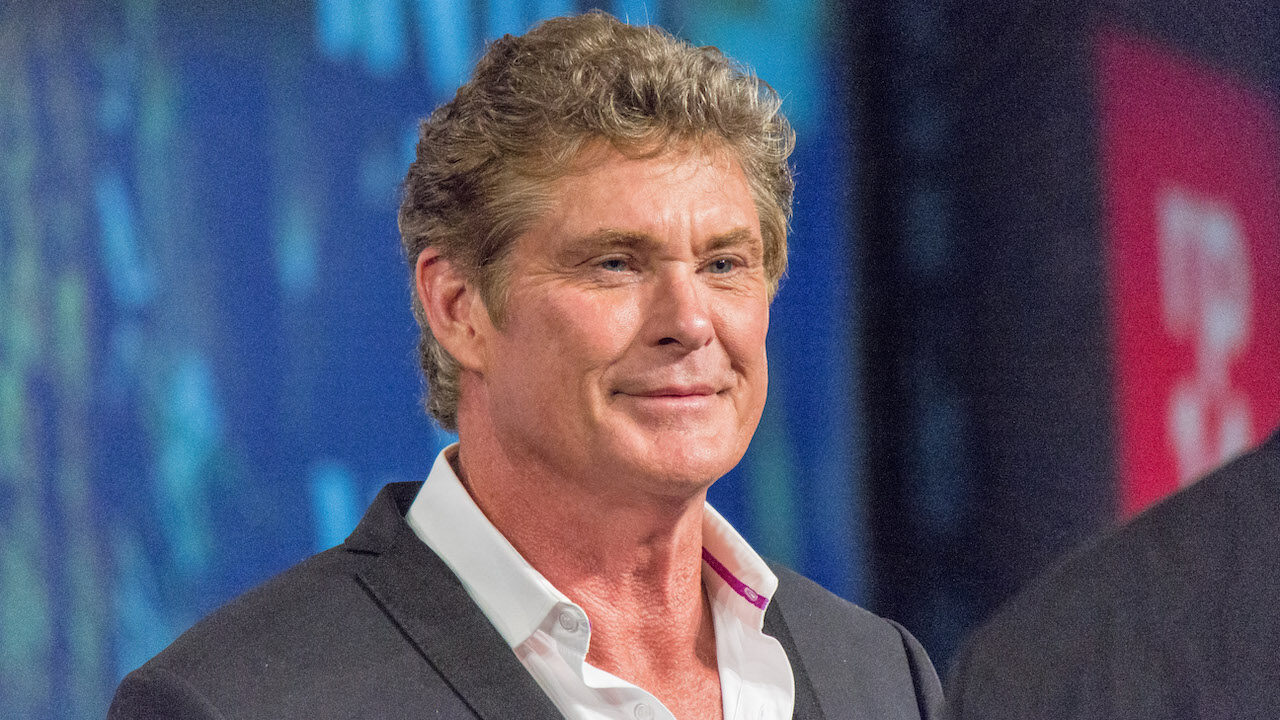 Quanto guadagna David Hasselhoff? Il patrimonio dell’attore di Supercar è da capogiro!