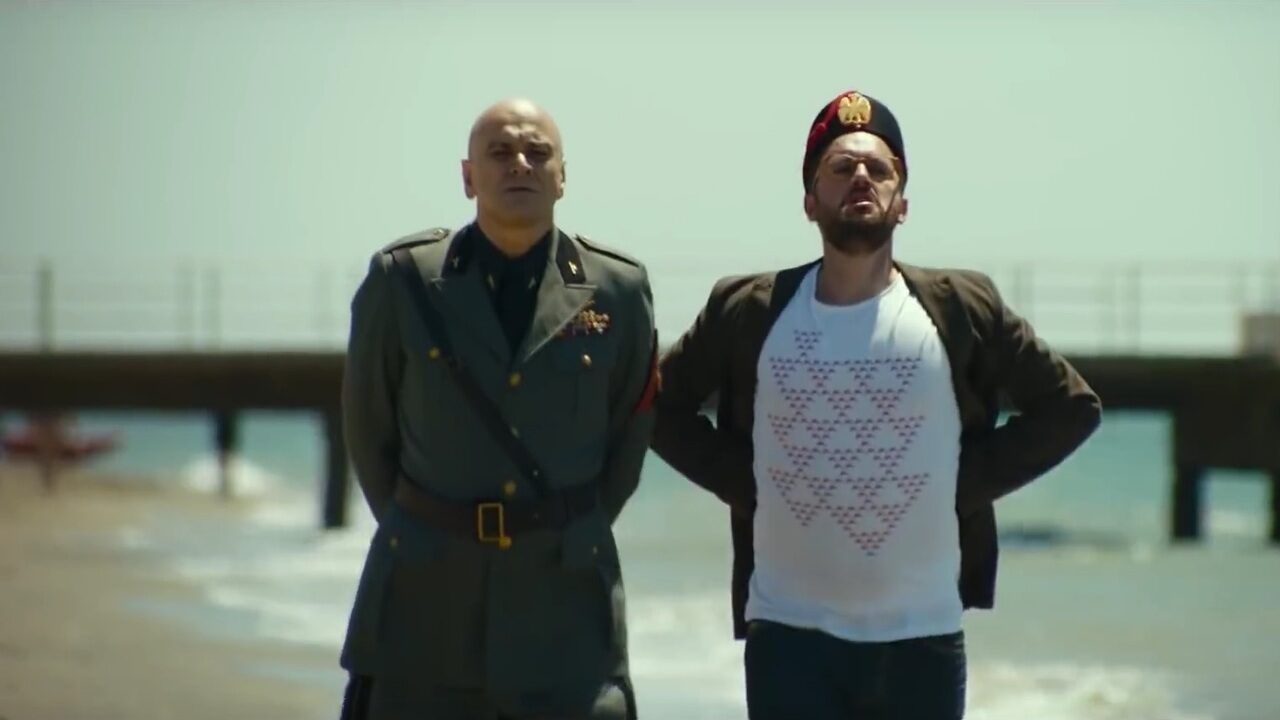 Sono tornato: trama e cast del remake italiano del film tedesco Lui è tornato