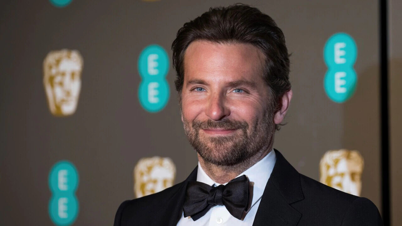 Bradley Cooper ha ritrovato l’amore: la sua nuova fiamma è Huma Abedin, l’ex assistente di Hillary Clinton!