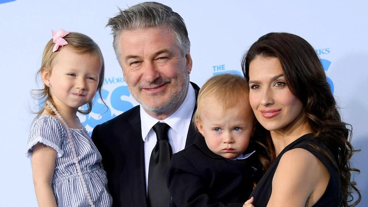 Alec Baldwin: lo sfogo della moglie Hilaria, incinta per la settima volta: “Sento il mio corpo rallentare”