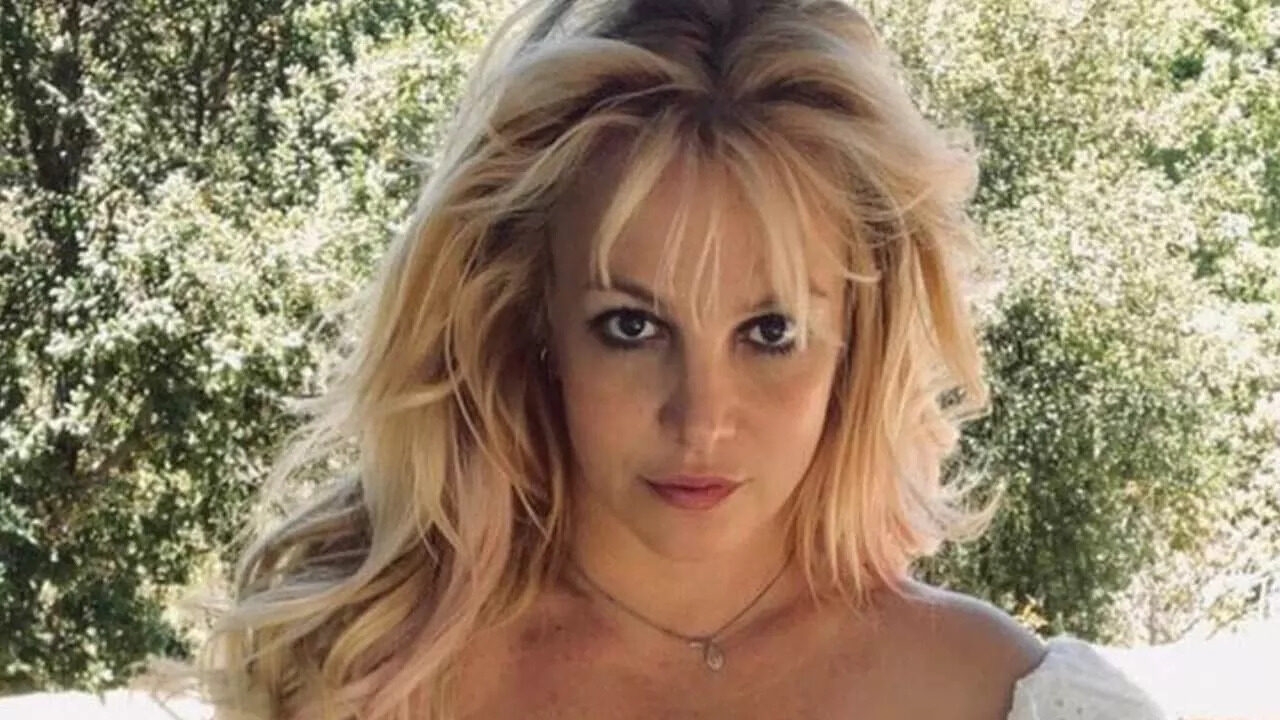 Britney Spears di nuovo nuda sui social destabilizza i fan: “mi piace fare schifo” [FOTO]