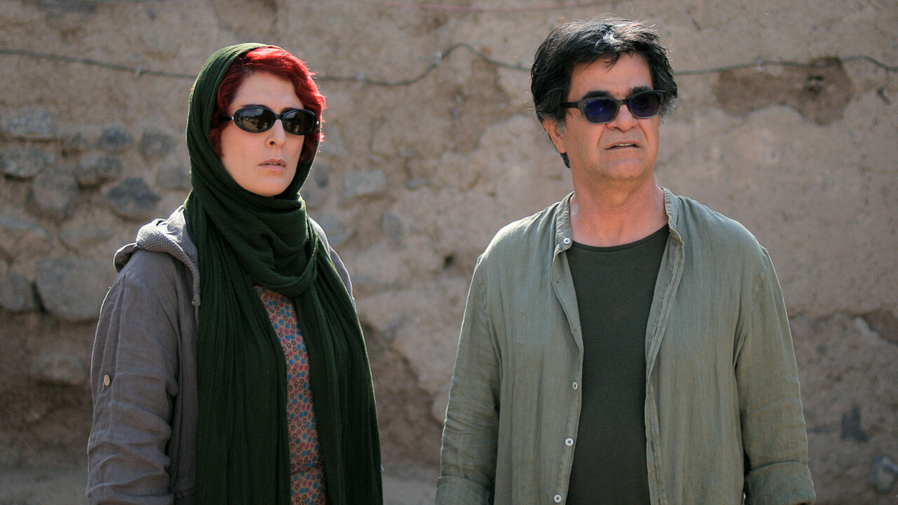 Venezia 79, flash mob sul red carpet contro l’incarcerazione di Jafar Panahi