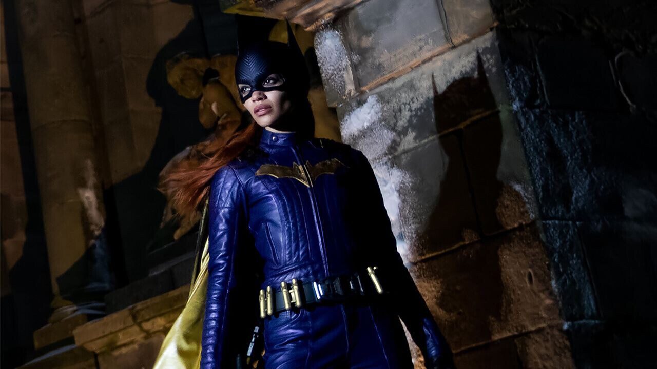 Batgirl: svelate alcune scene del film cancellato. C’è anche il Batman di Michael Keaton!