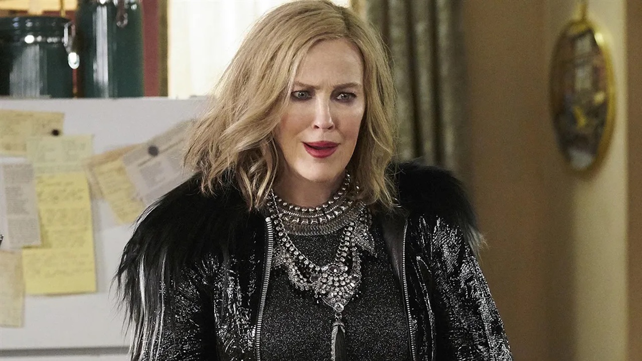 Catherine O'Hara attori costretti a portare parrucca in serie tv Cinematographe.it