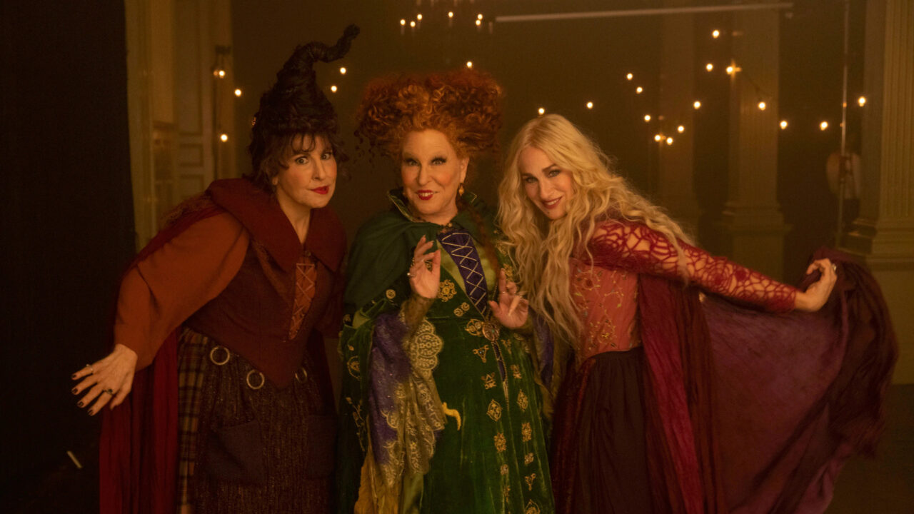 Hocus Pocus 2, le streghe sono tornate nel nuovo poster!