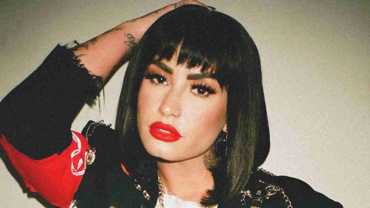 Demi Lovato spiega perché è tornata a usare il pronome “lei” dopo essersi definita non-binary