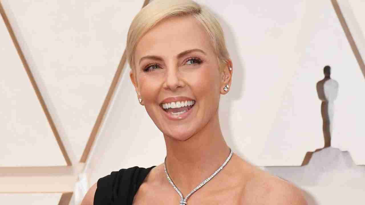 Avete visto il (presunto) fidanzato di Charlize Theron? Dopo tanti anni da single l’attrice sembra aver ritrovato la voglia di amare