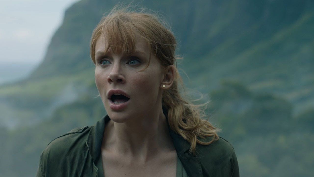 Jurassic World: Bryce Dallas Howard confessa di “essere stata pagata molto meno di Chris Pratt per l’intera trilogia”