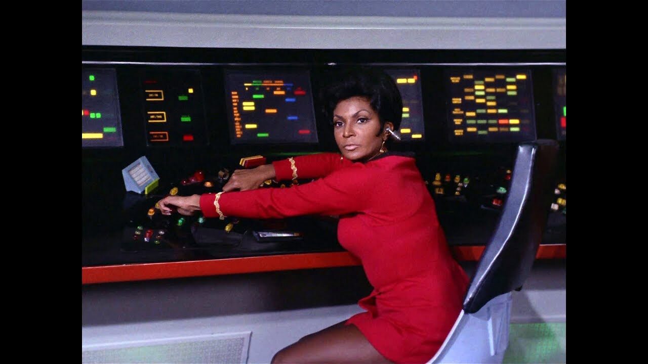 Nichelle Nichols è morta: addio all’iconica tenente Uhura, protagonista di Star Trek