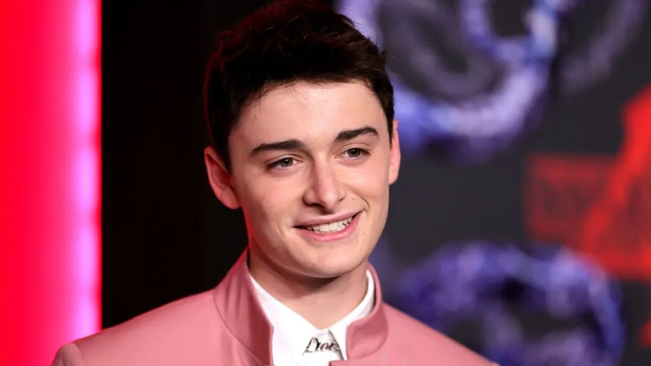 Noah Schnapp di Stranger Things stupisce i fan: “Faccio il bagnino per tutta l’estate, mi serve a tenere i piedi per terra”