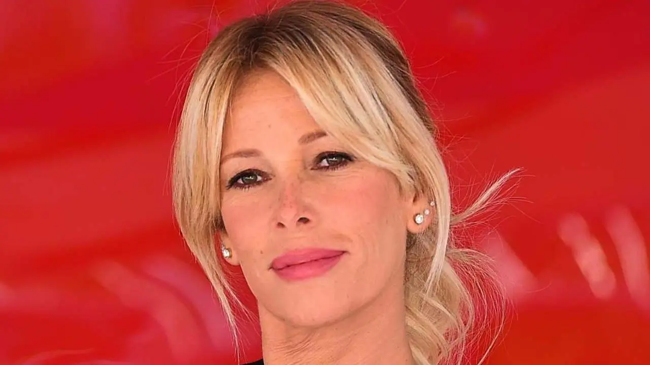 Alessia Marcuzzi salva grazie a Wilma Facchinetti, moglie del suo ex: cos’è la manovra di Heimlich che le ha salvato la vita