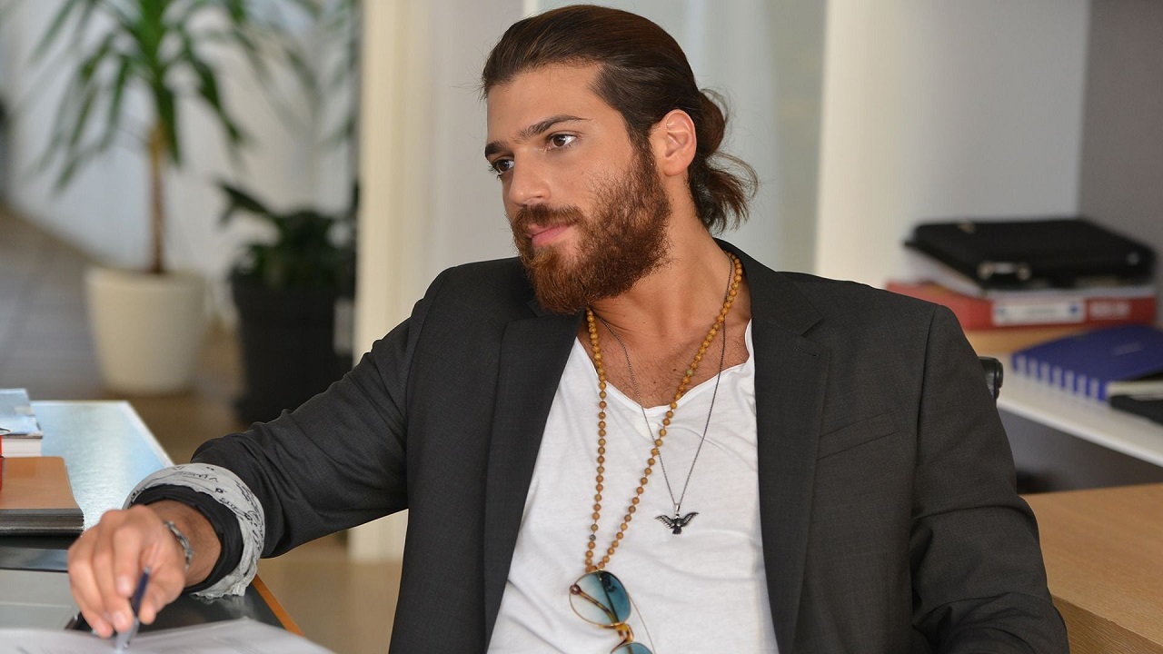 Can Yaman racconta il suo rapporto con la bellezza Cinematographe.it