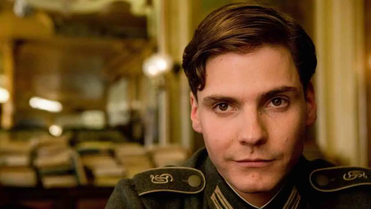 Daniel Bruhl Niente di nuovo sul fronte occidentale - Cinematographe.it