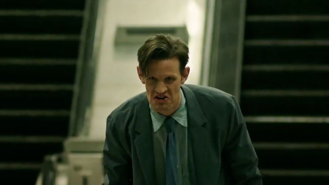 Keanu Reeves guarda Morbius sull’aereo: la reazione di Matt Smith è memorabile