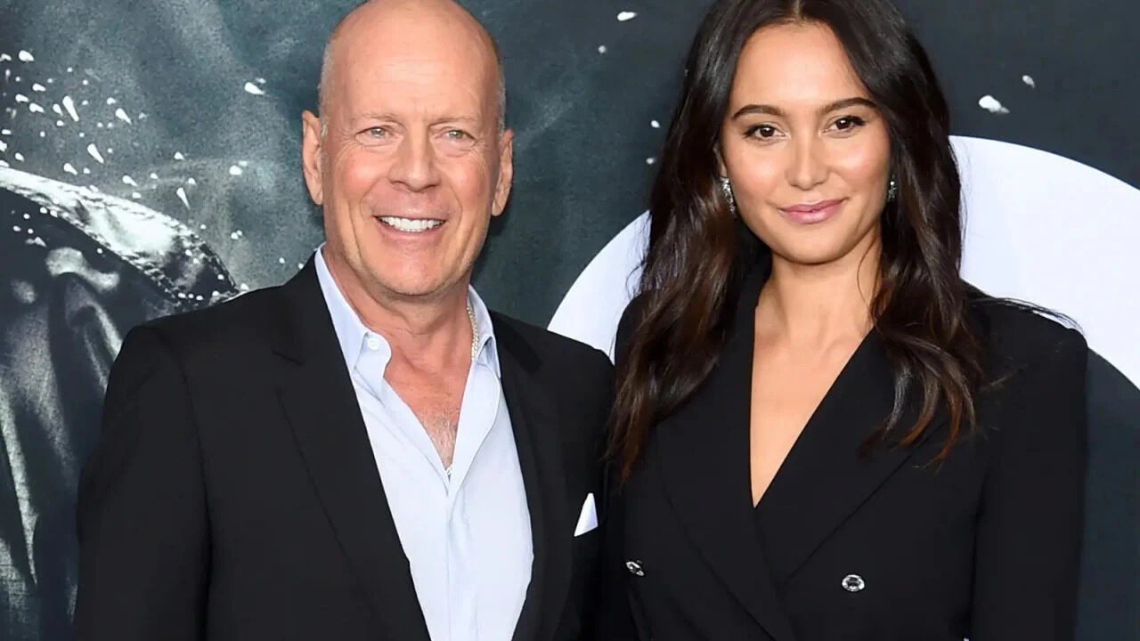 Bruce Willis – la moglie rompe il silenzio sulla malattia dell’attore: “Il dolore è paralizzante ma sto imparando a conviverci”