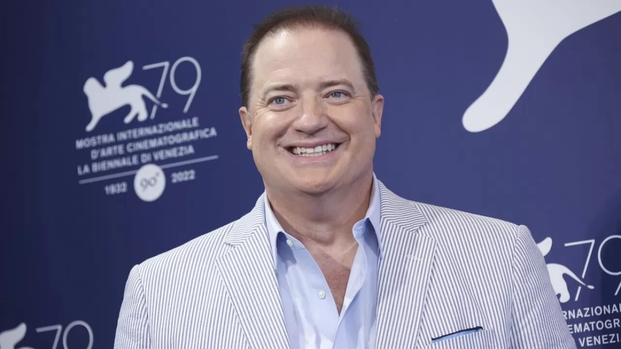 Brendan Fraser si prepara agli Oscar con un sorriso