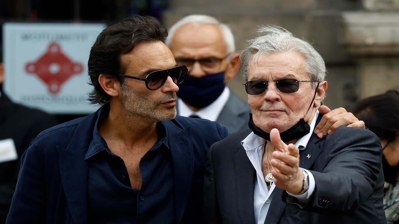 Anthony Delon parla del padre Alain: “Era violento ma l’ho perdonato. Vuole l’eutanasia ma non ora”