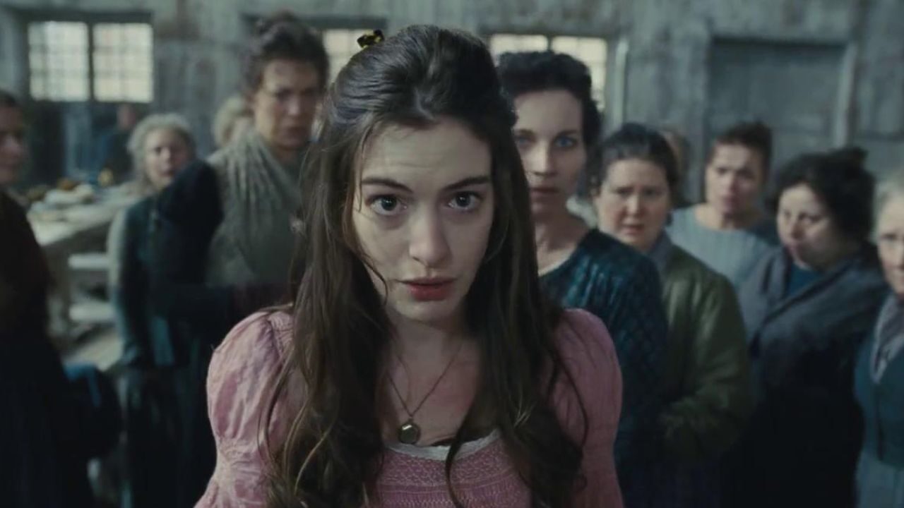 Anne Hathaway critiche online per l'oscar in Les Miserables Cinematographe.it