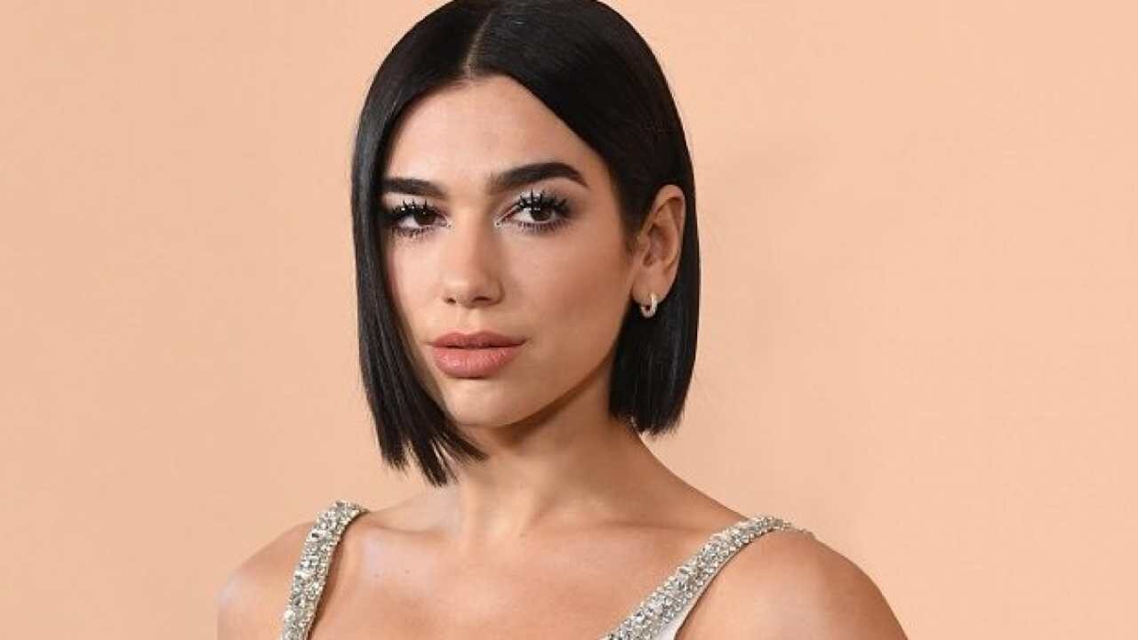 Dua Lipa smentisce il presunto flirt con Trevor Noah: “sono single e concentrata su me stessa”