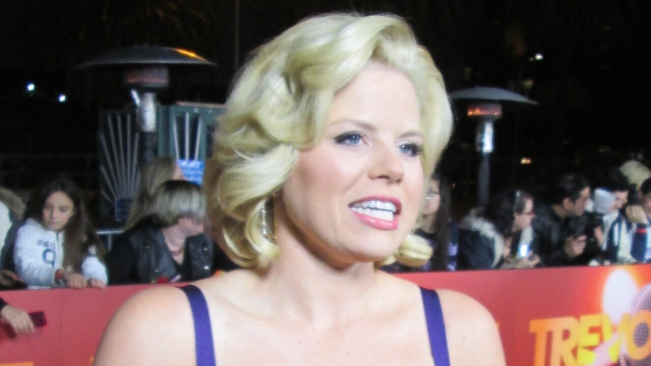 Megan Hilty e il tragico incidente in cui ha perso sorella, cognato e nipote: recuperati sei corpi dai resti dell’aereo precipitato 