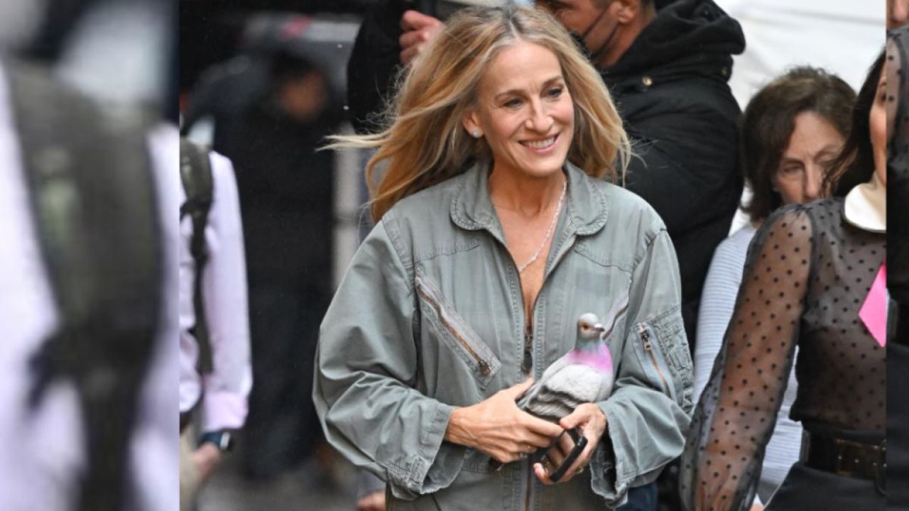 Sarah Jessica Parker e la stravagante “borsa piccione” che sta facendo esplodere il web [FOTO]