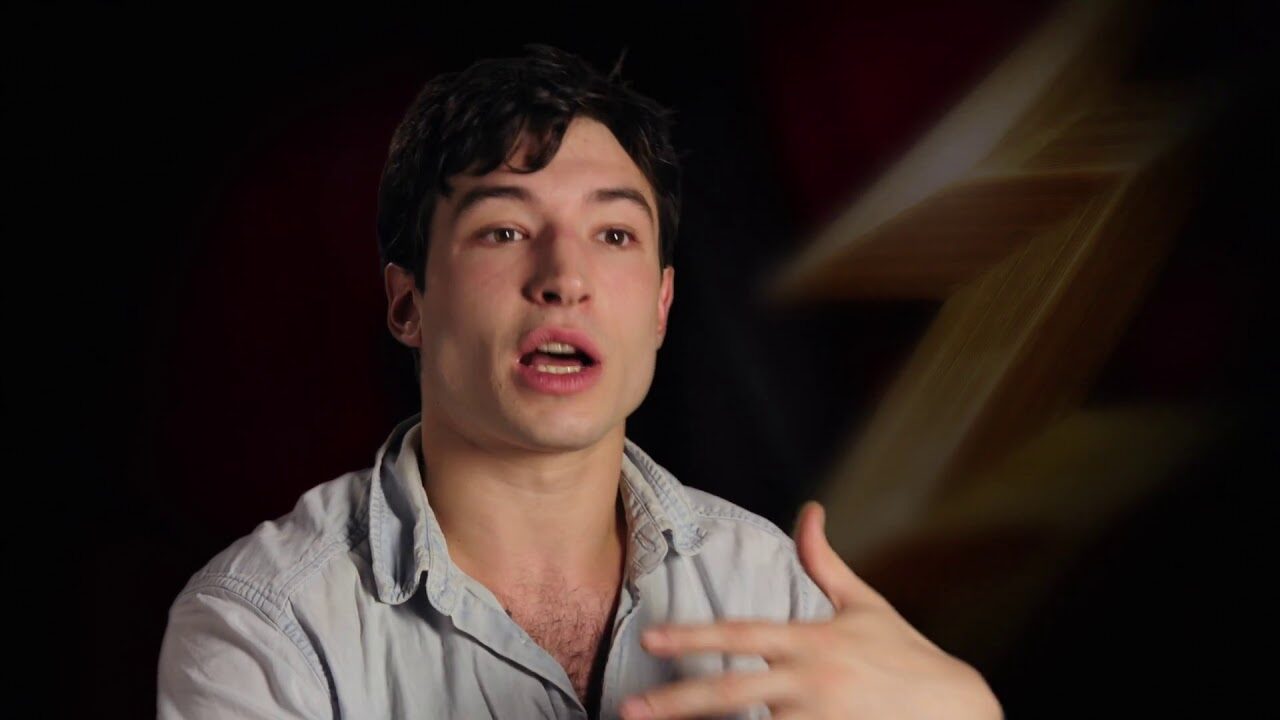 Ezra Miller si dichiara colpevole di reati minori: le evoluzioni del caso