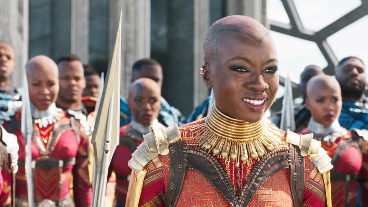 Black Panther: Wakanda Forever, Danai Gurira e l’esilarante uso della sua lancia “la tengo in casa”