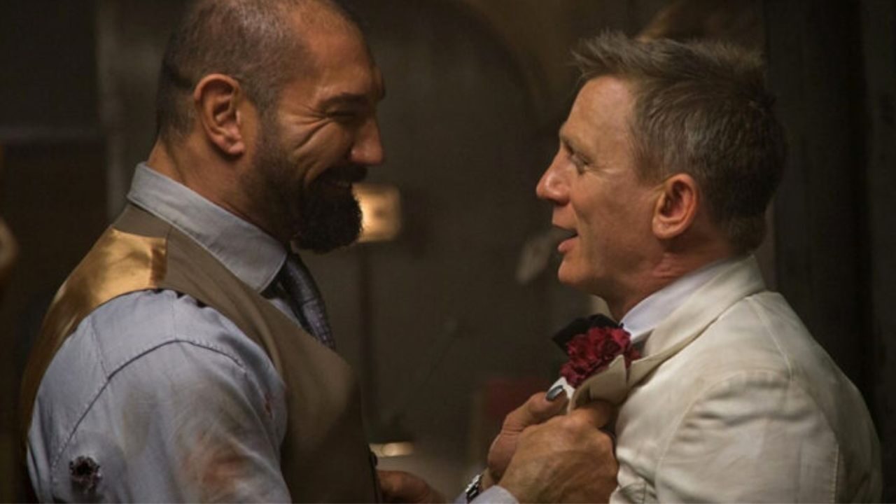 Dave Bautista su Daniel Craig: “era più felice sul set di Knives Out 2 che in quello di Spectre”