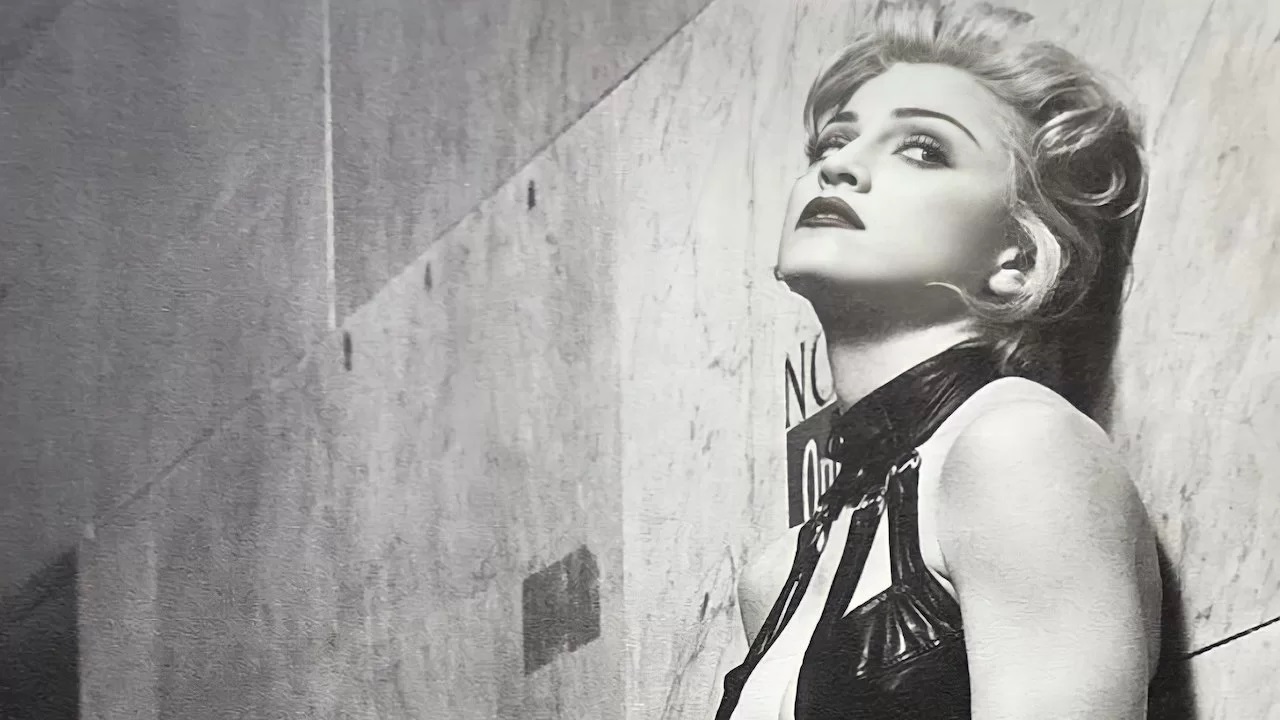 Sex Madonna Torna A Dare Scandalo Celebrando In Una Mostra I 30 Anni