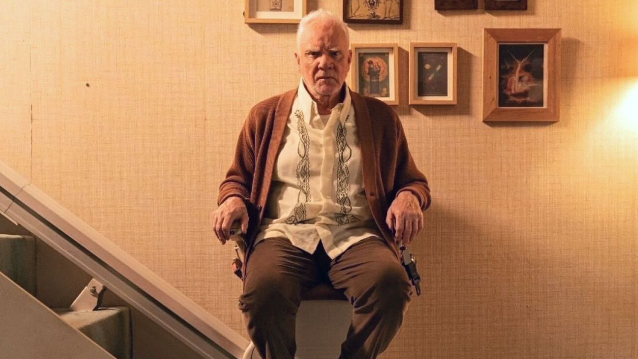 Anche Malcolm McDowell contro i film Marvel: “bisogna creare più contenuti per adulti”