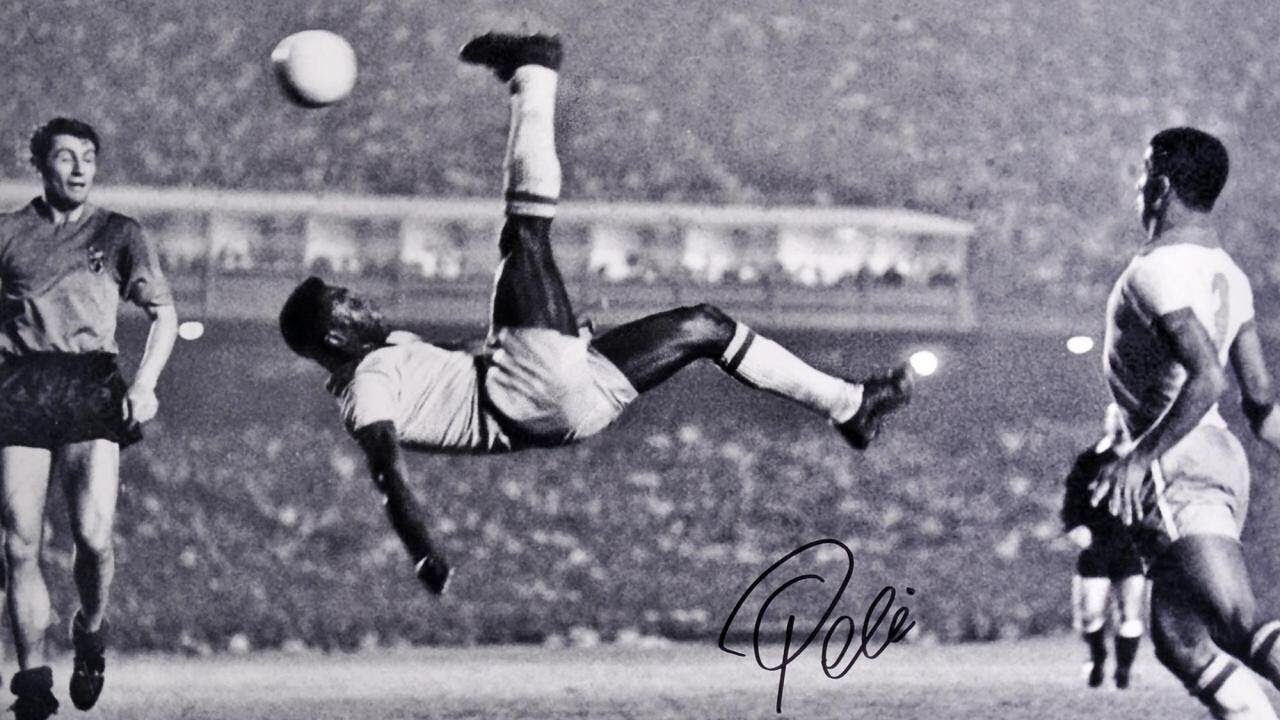 Pelé è morto. Addio al re del calcio reso immortale dal cinema