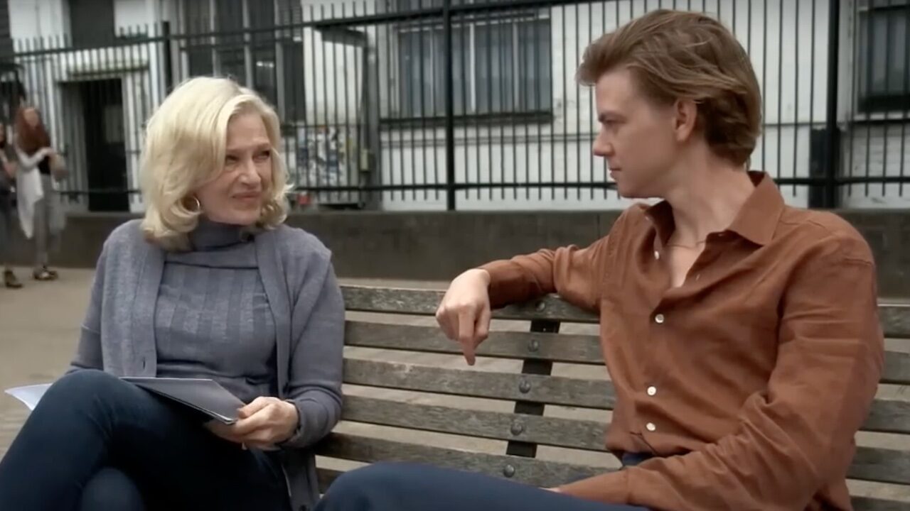 Diane Sawyer: l’attrice di Love Actually ricorda la sua intervista interrotta dalla polizia. Ecco cosa accadde!