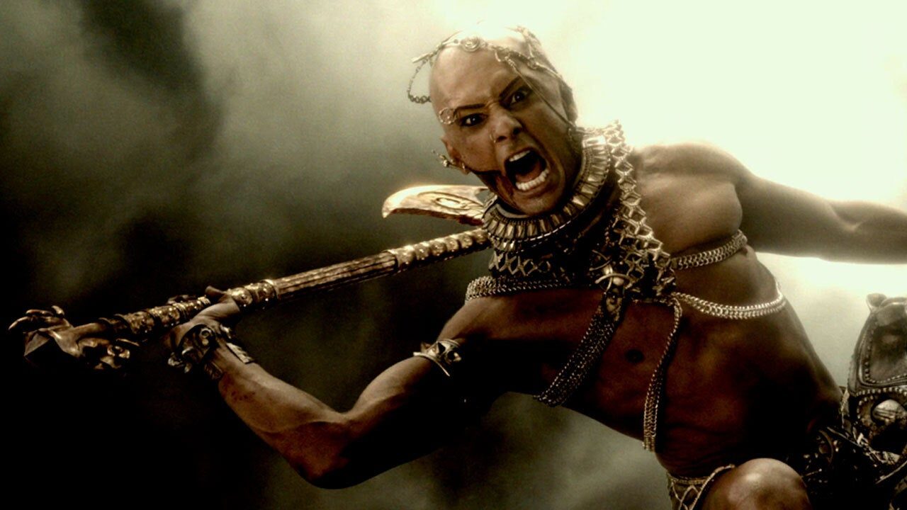 Rodrigo Santoro e la terribile ceretta per interpretare Serse in 300: l’attore paragona l’esperienza a un’esilarante e famosa scena cinematografica!