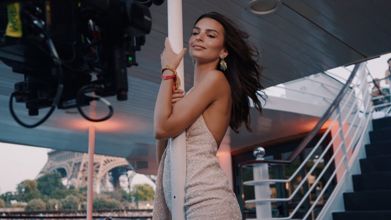 Emily Ratajkowski super sexy in vacanza rivela un lato B esplosivo e… un nuovo amore? [FOTO]