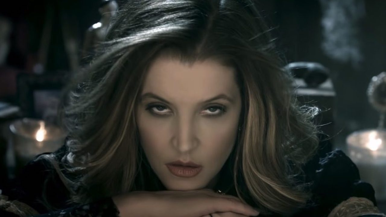 Lisa Marie Presley: qual era il patrimonio della figlia di Elvis? Tutto ciò che sappiamo, dall’eredità del padre al tracollo finanziario