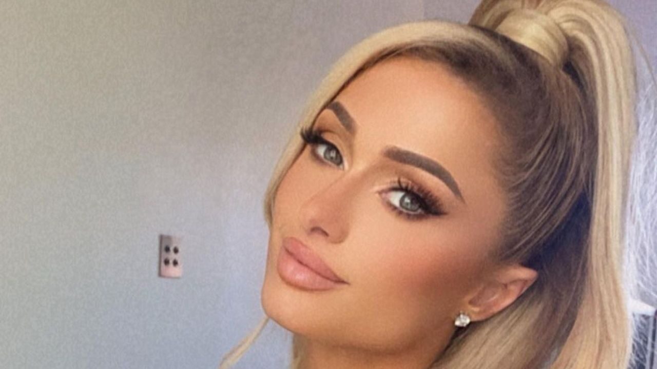 Paris Hilton annuncia l’arrivo del suo primo figlio e un dettaglio suggerisce una maternità surrogata [FOTO]