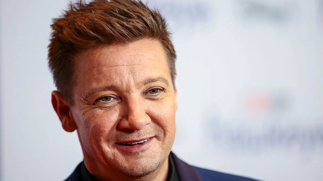 Jeremy Renner e la sua prima apparizione in TV dopo l’incidente di Capodanno