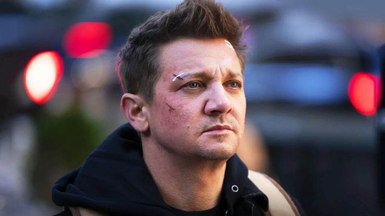 Jeremy Renner torna a fare jogging