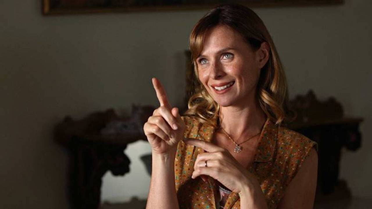 Cosa ci fa Serena Autieri a pranzo in una location “da camionisti”? L’attrice è stata presa per la gola! [FOTO]