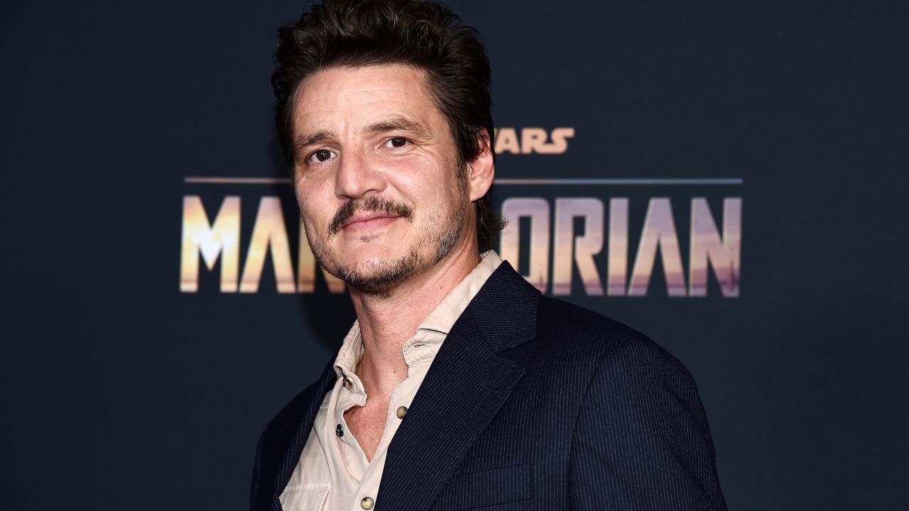 The Mandalorian, Pedro Pascal e la “particolare” richiesta dei fan della serie: “È inquietante”