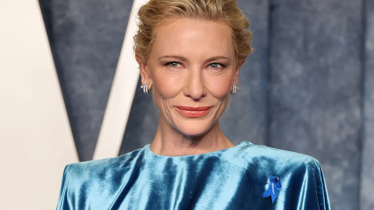 Oscar 2023, Cate Blanchett e il “mistero” del nastro azzurro: ecco il significato del simbolo indossato da lei e altre star