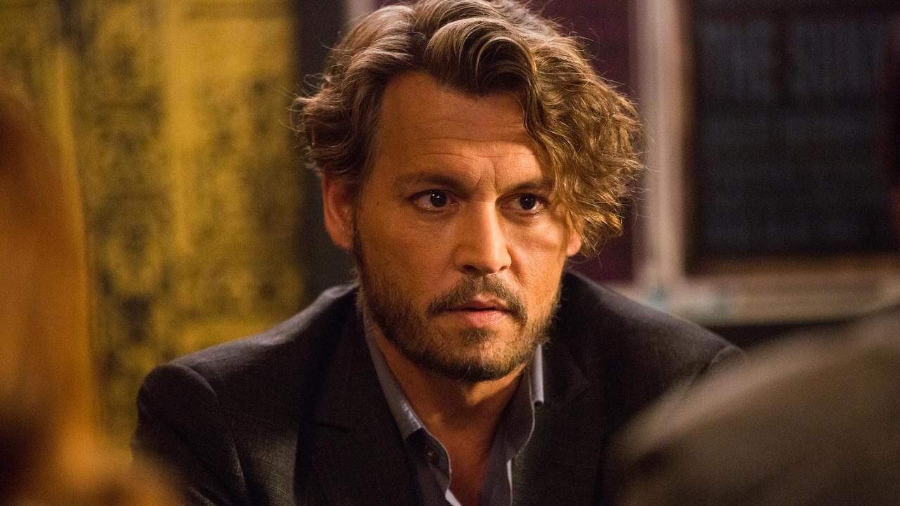 Johnny Depp piomba in elicottero in un negozio di antiquariato: la motivazione sorprende i fan!