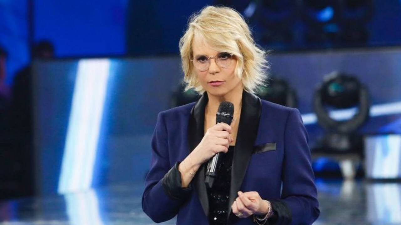 Maria De Filippi torna in tv e rompe il silenzio: “Ricomincio a lavorare perché così mi hanno insegnato”